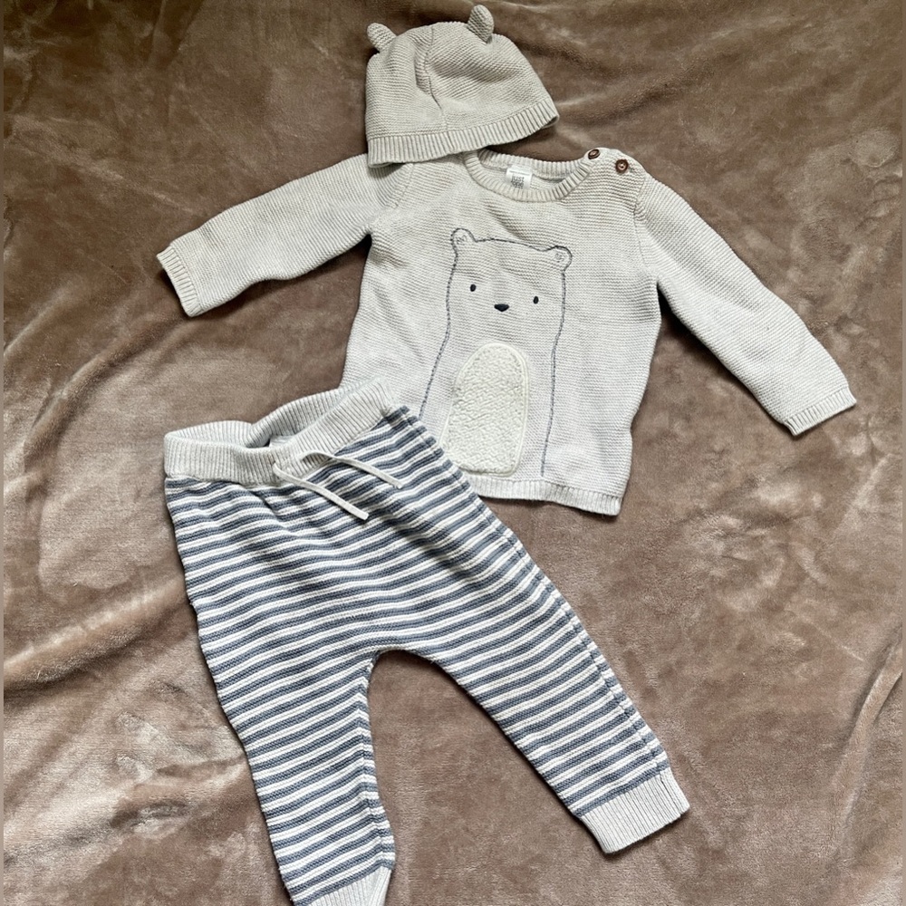 Carter’s just one you 12M sweater outfit